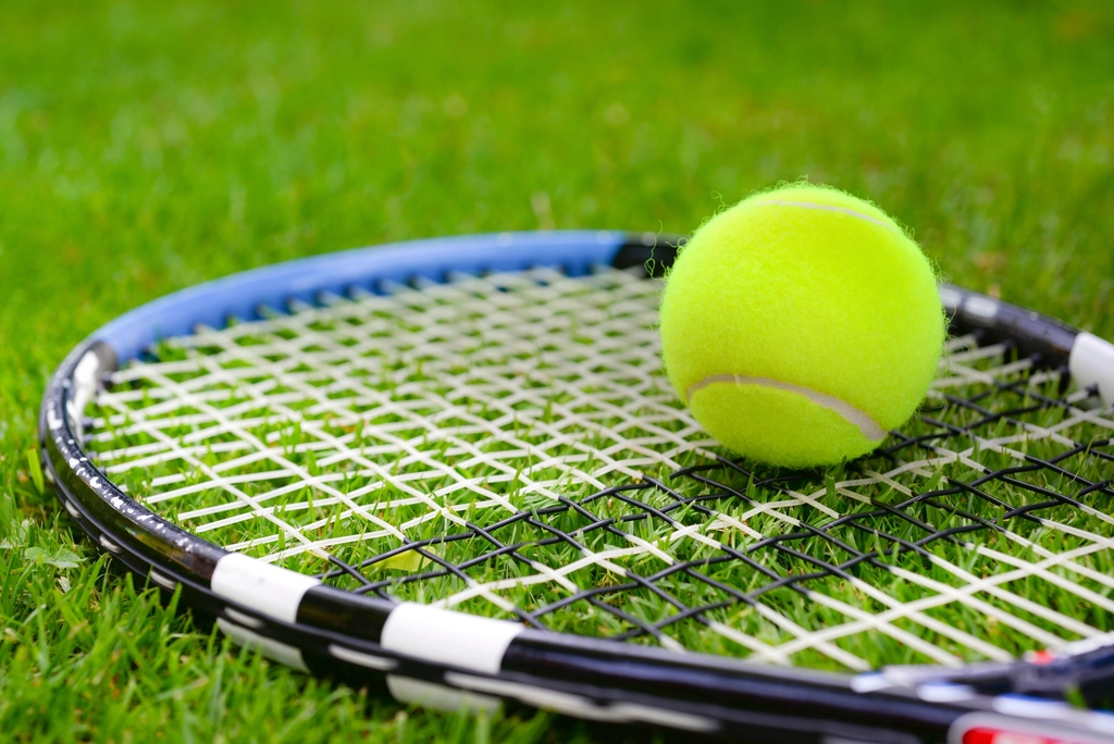 Free tennis racket ball photo